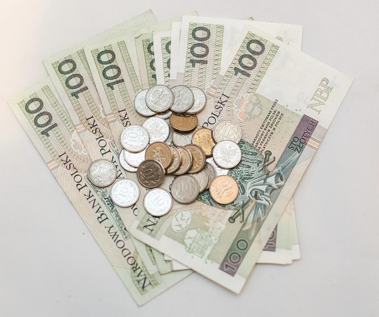 salariu cat castiga un Consultant juridic