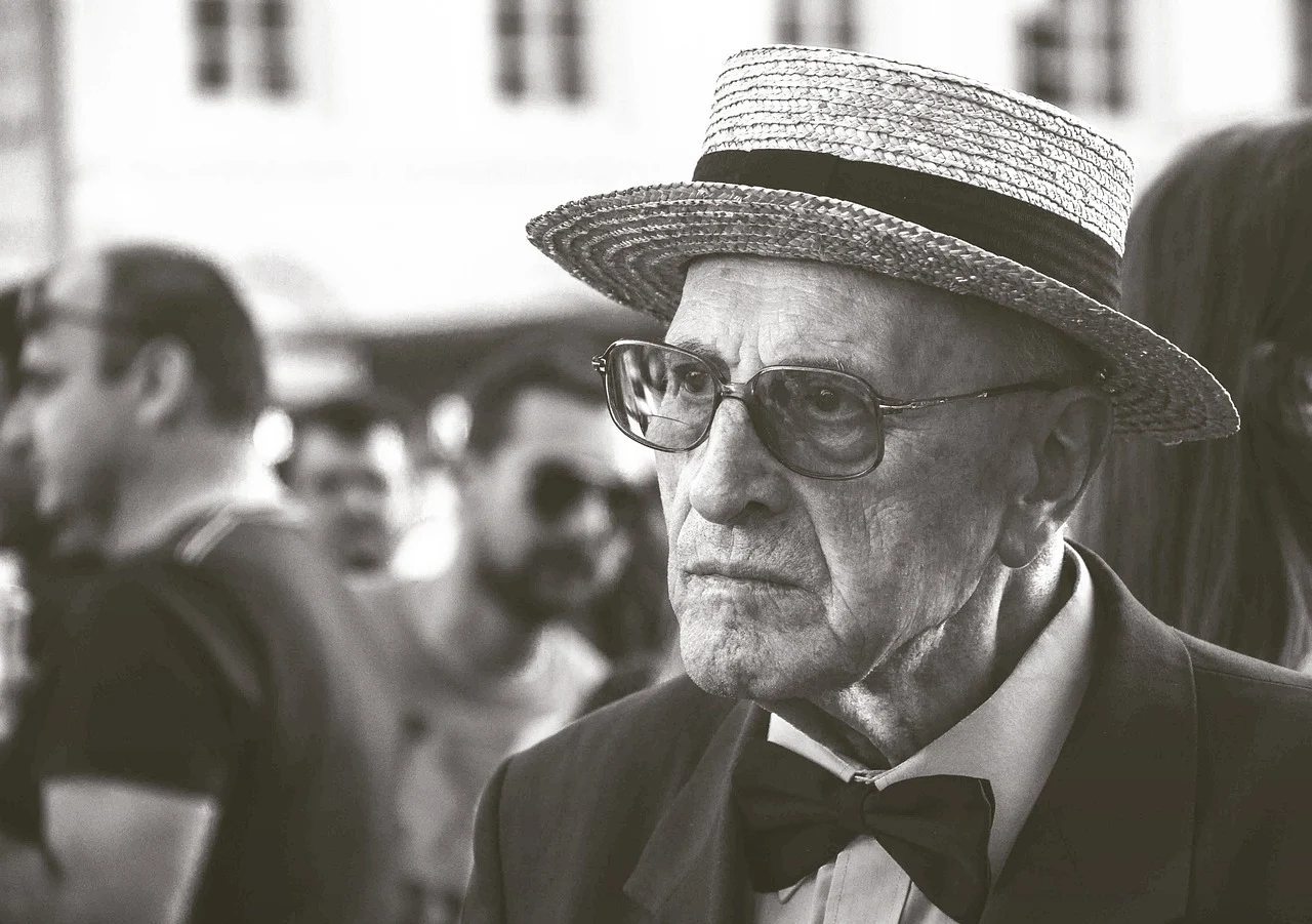 la ce varsta ies barbatii la pensie